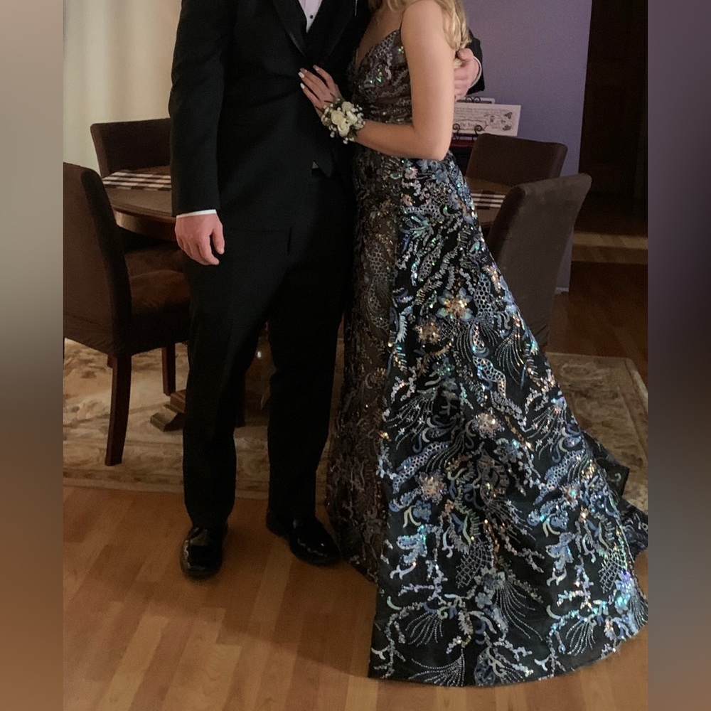 2022 Prom dress size 6. Bought for $735